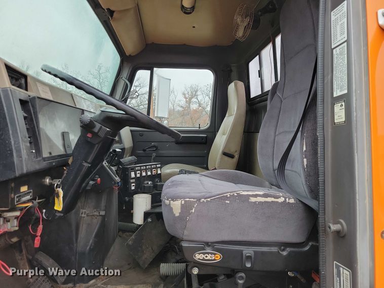 image for item NO9783 1995 International 4900 dump truck