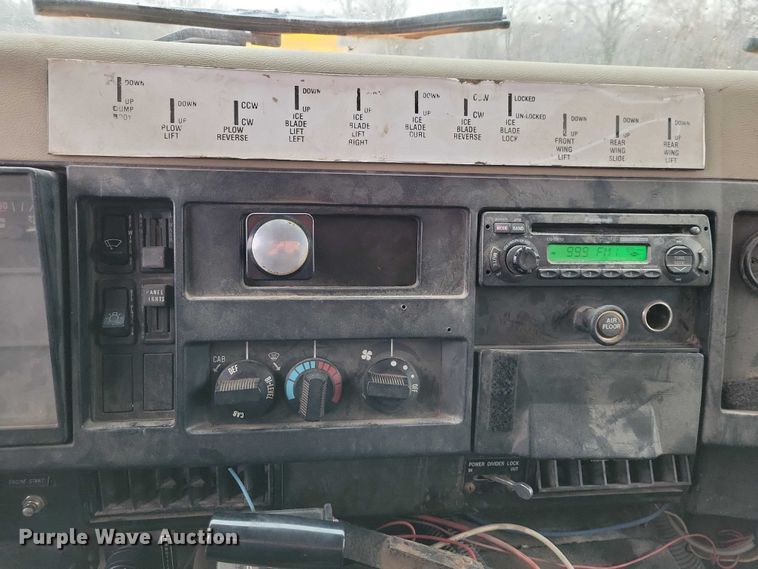 image for item NO9783 1995 International 4900 dump truck