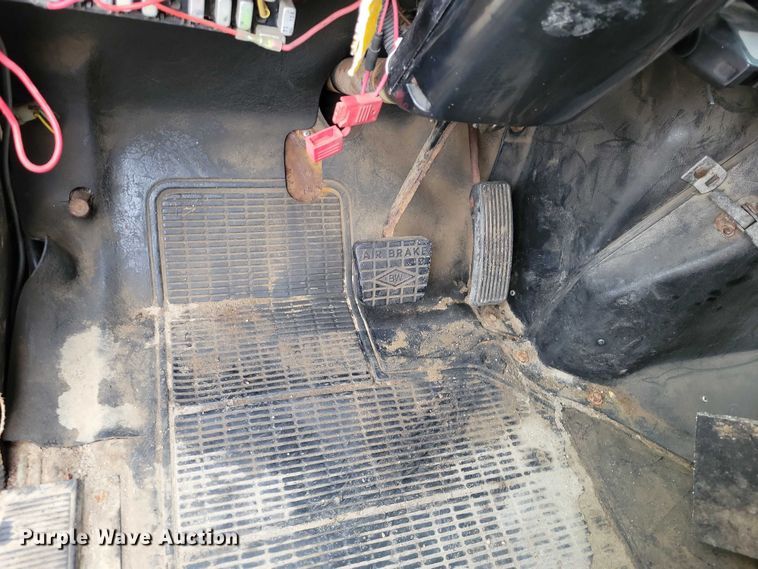 image for item NO9783 1995 International 4900 dump truck