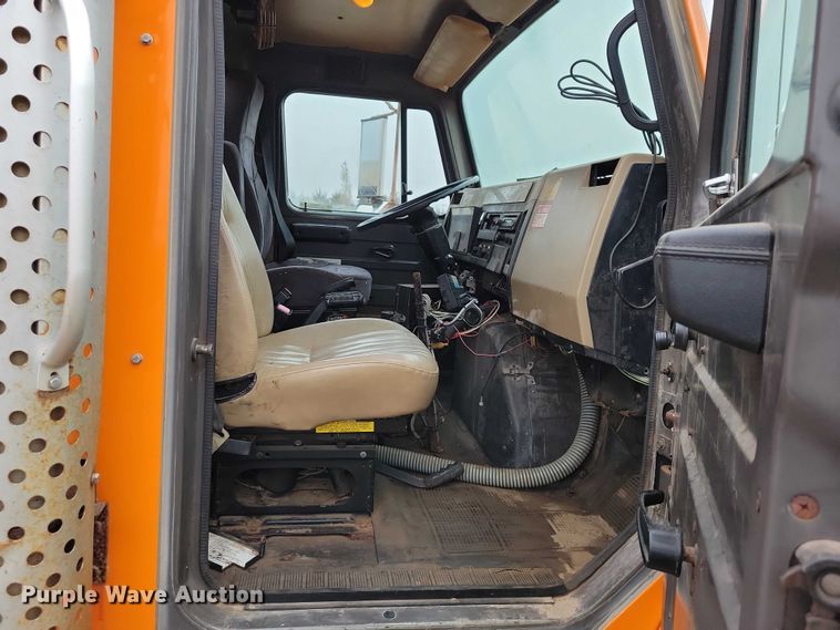 image for item NO9783 1995 International 4900 dump truck