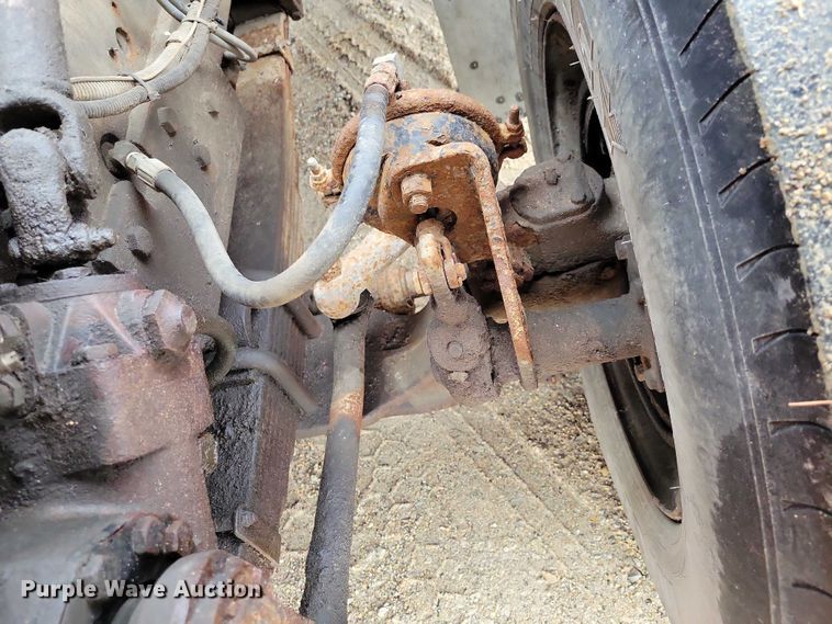 image for item NO9783 1995 International 4900 dump truck