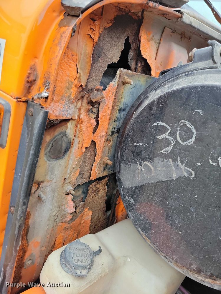 image for item NO9783 1995 International 4900 dump truck