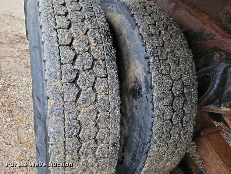 image for item NO9783 1995 International 4900 dump truck