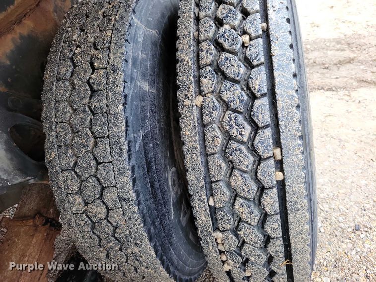 image for item NO9783 1995 International 4900 dump truck