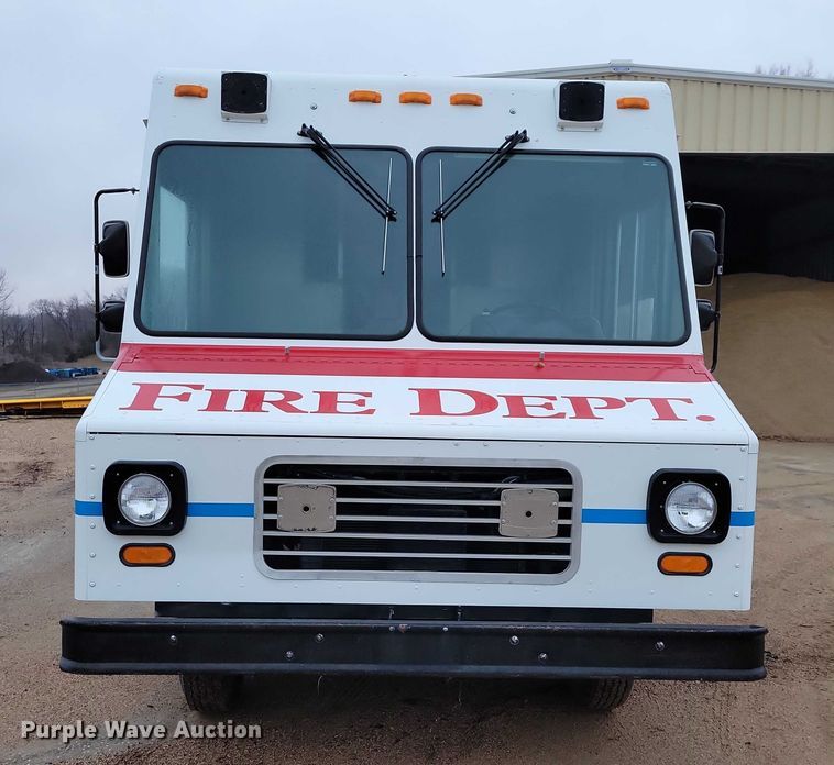 image for item NO9784 1988 Ultimaster  P30 rescue vehicle