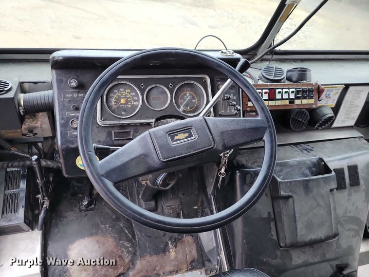 image for item NO9784 1988 Ultimaster  P30 rescue vehicle