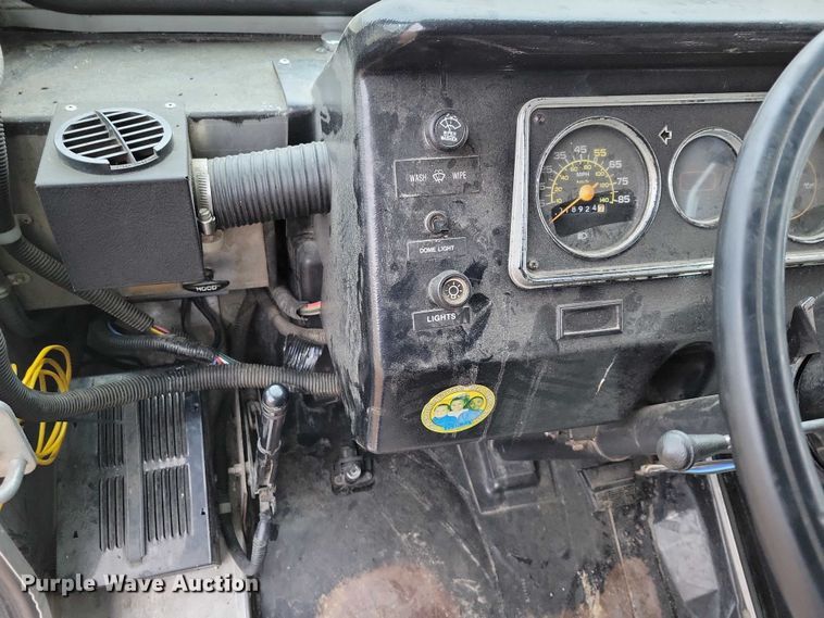 image for item NO9784 1988 Ultimaster  P30 rescue vehicle