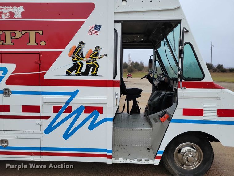 image for item NO9784 1988 Ultimaster  P30 rescue vehicle