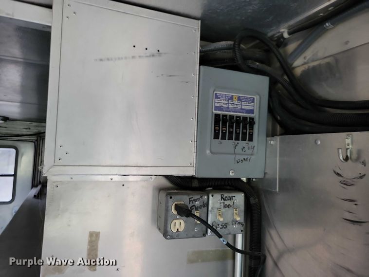 image for item NO9784 1988 Ultimaster  P30 rescue vehicle