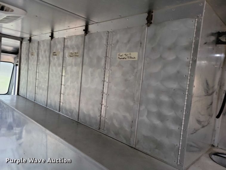 image for item NO9784 1988 Ultimaster  P30 rescue vehicle