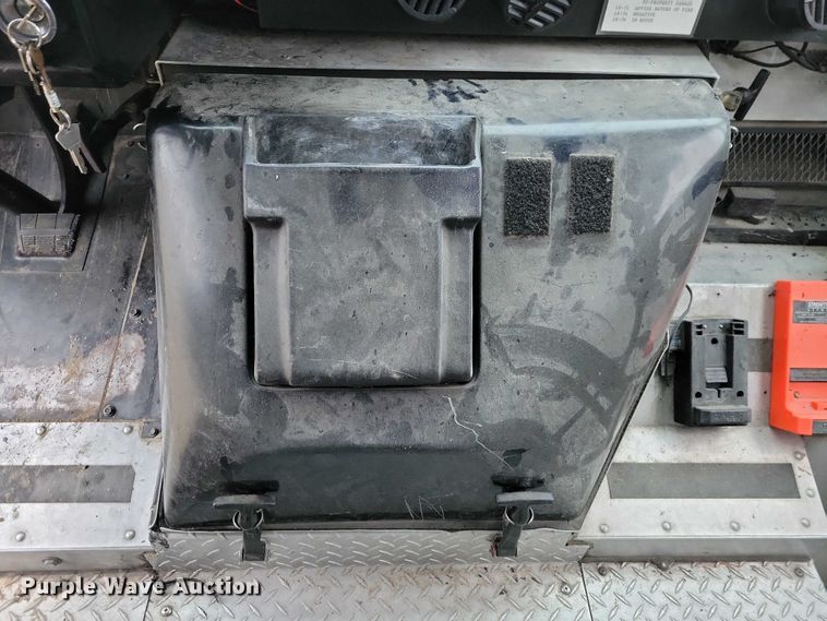 image for item NO9784 1988 Ultimaster  P30 rescue vehicle