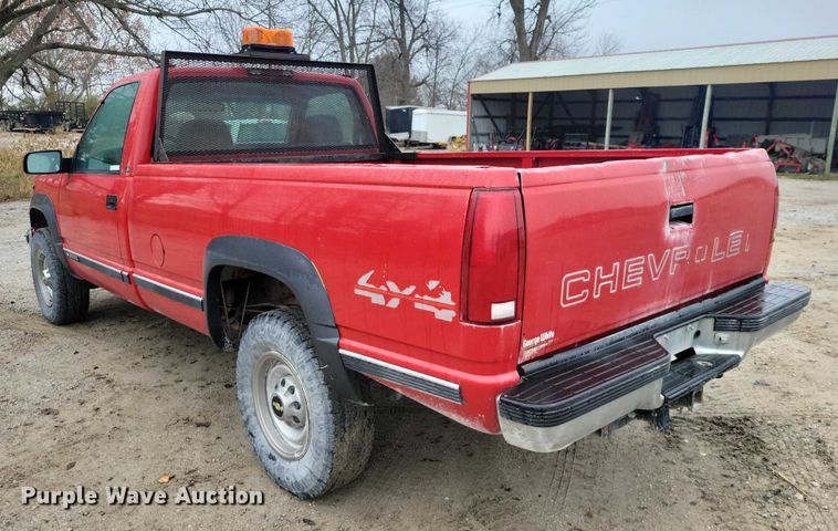 image for item NO9785 2000 Chevrolet K3500 pickup truck