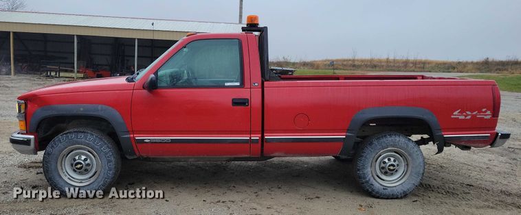 image for item NO9785 2000 Chevrolet K3500 pickup truck