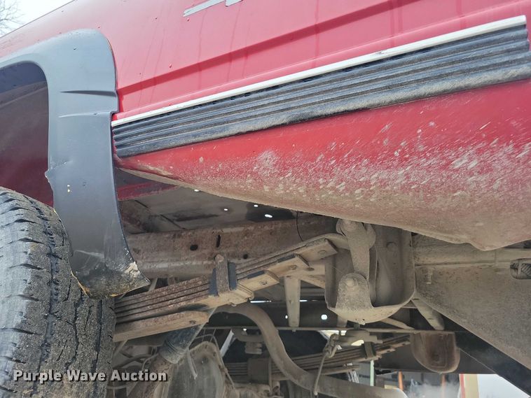 image for item NO9785 2000 Chevrolet K3500 pickup truck