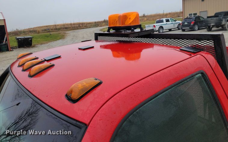 image for item NO9785 2000 Chevrolet K3500 pickup truck