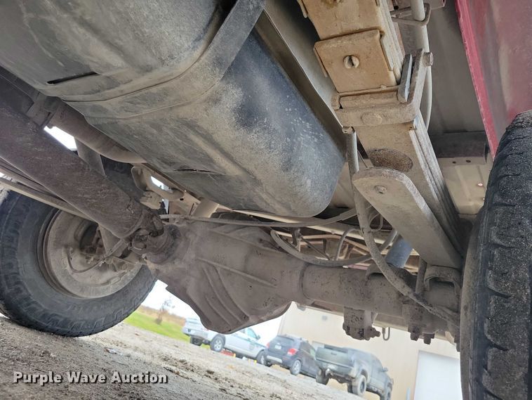 image for item NO9785 2000 Chevrolet K3500 pickup truck