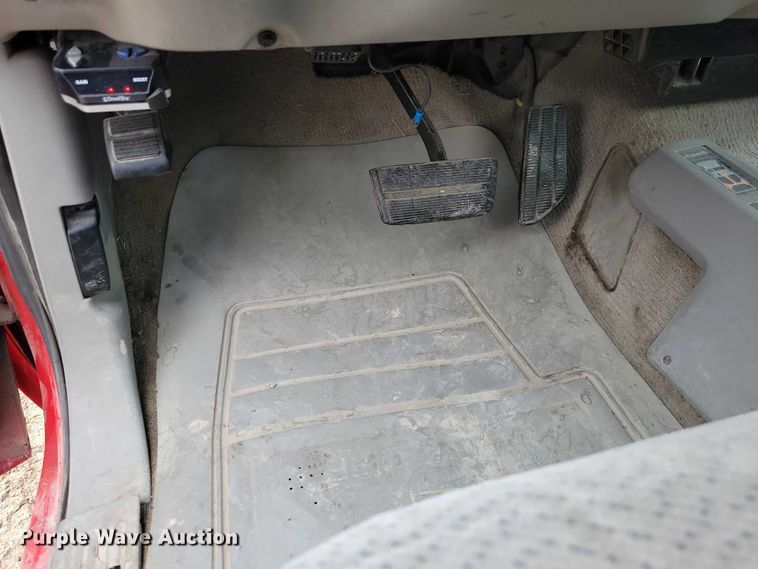 image for item NO9785 2000 Chevrolet K3500 pickup truck