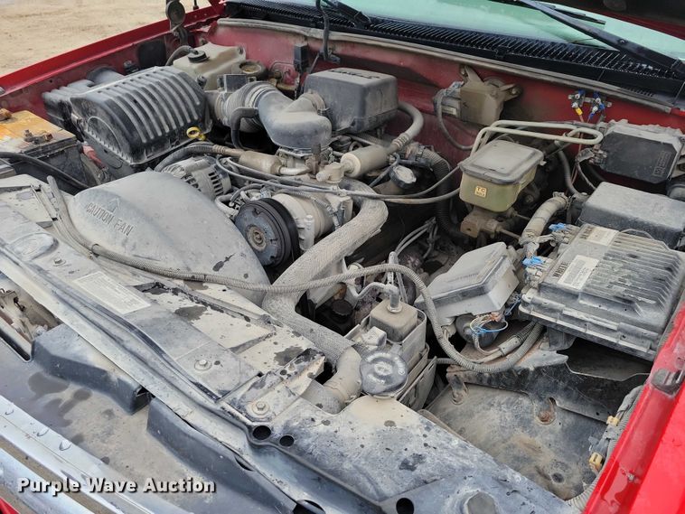 image for item NO9785 2000 Chevrolet K3500 pickup truck