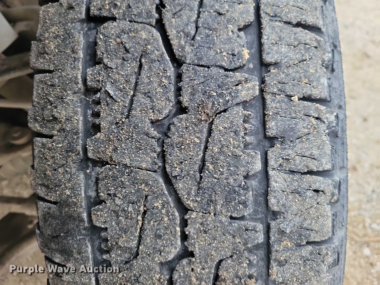 image for item NO9785 2000 Chevrolet K3500 pickup truck