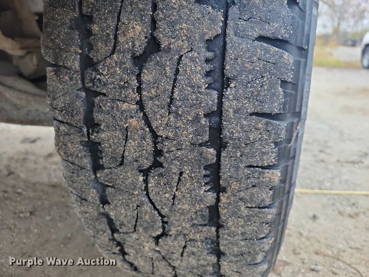 image for item NO9785 2000 Chevrolet K3500 pickup truck