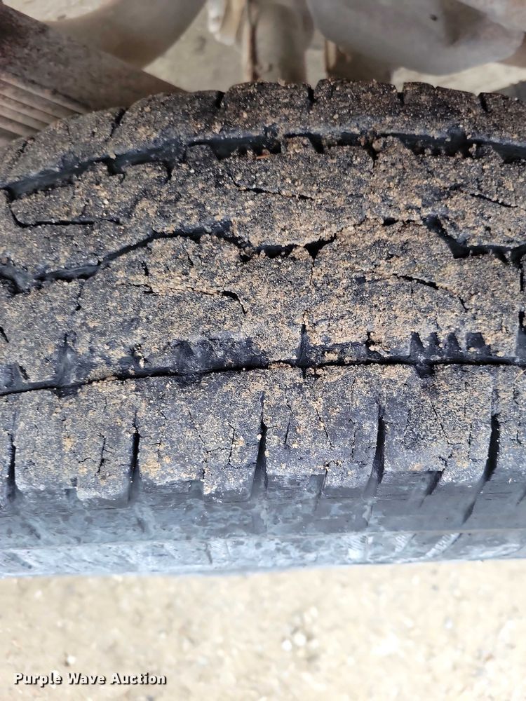 image for item NO9785 2000 Chevrolet K3500 pickup truck