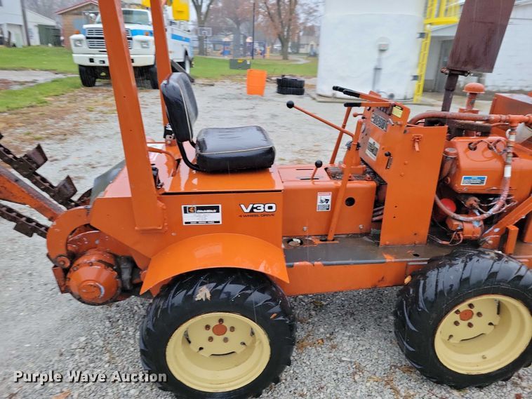 image for item NO9797 Ditch Witch V30 trencher