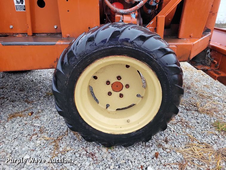 image for item NO9797 Ditch Witch V30 trencher