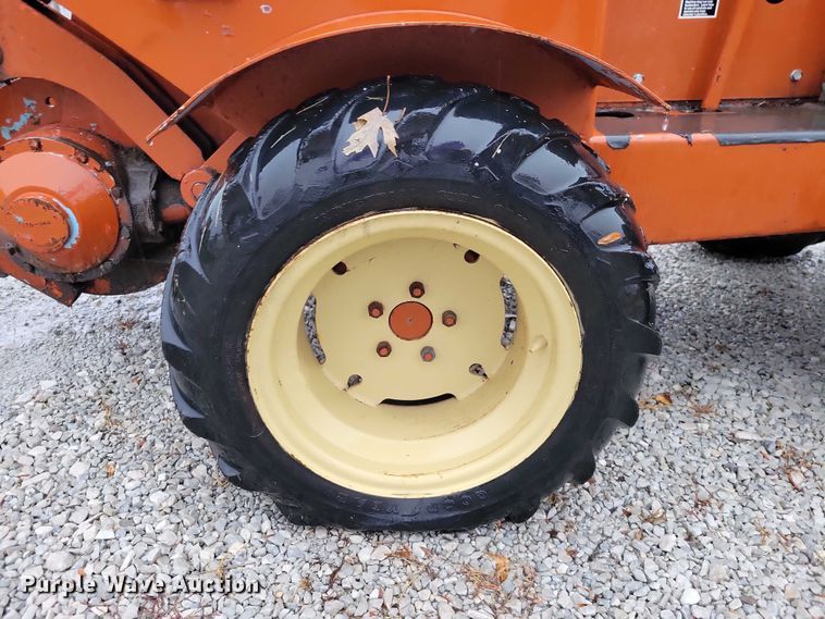 image for item NO9797 Ditch Witch V30 trencher