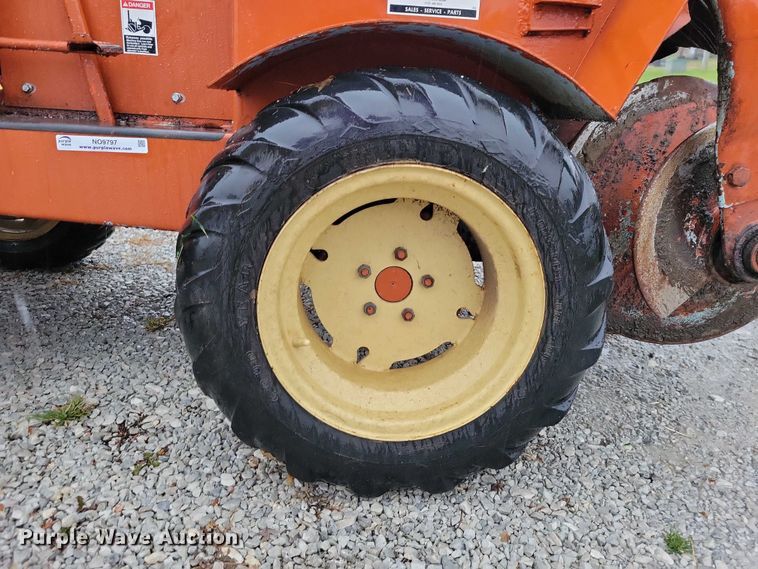 image for item NO9797 Ditch Witch V30 trencher