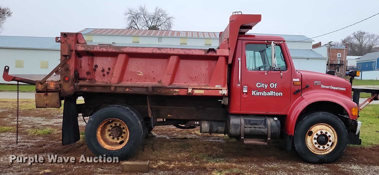 image for item NO9800 2001 International 4700 dump truck