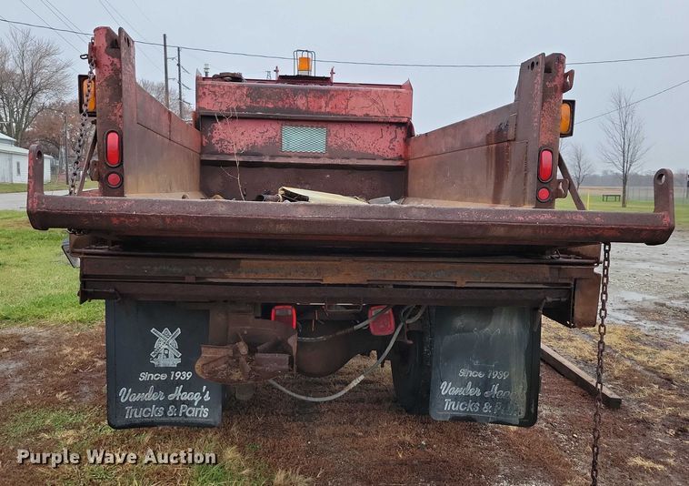 image for item NO9800 2001 International 4700 dump truck