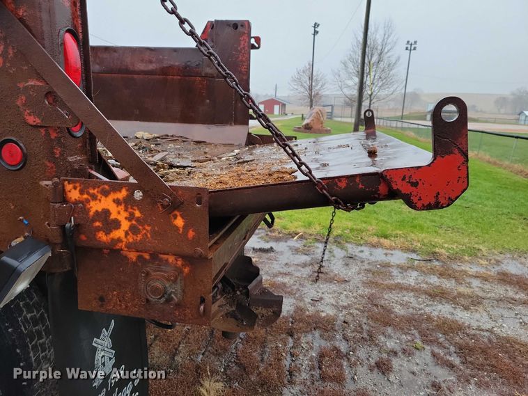 image for item NO9800 2001 International 4700 dump truck