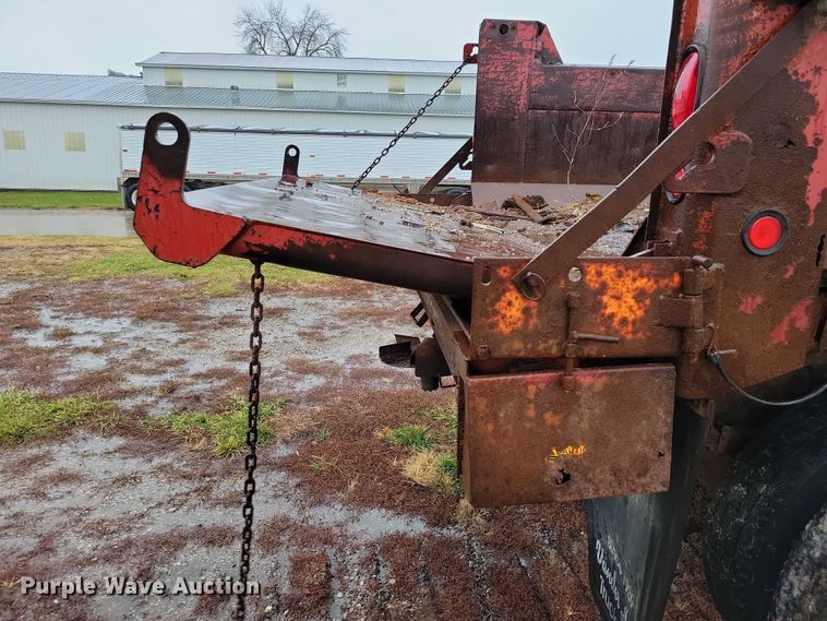 image for item NO9800 2001 International 4700 dump truck