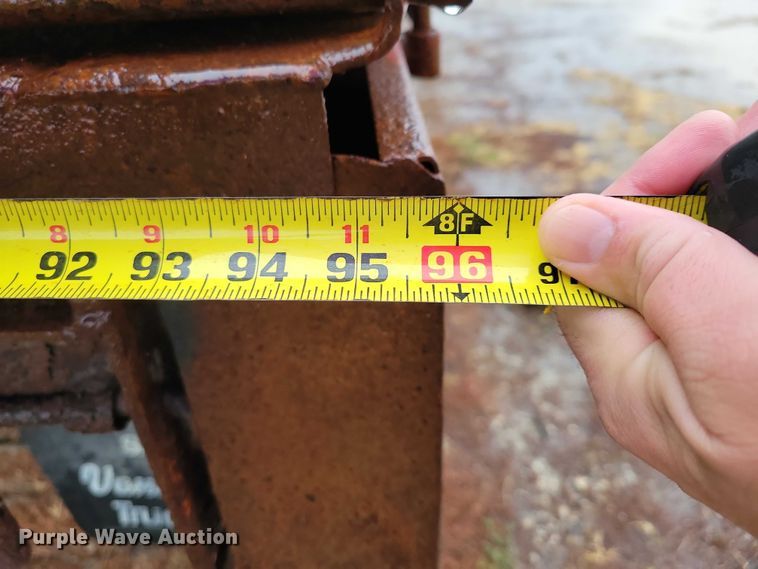 image for item NO9800 2001 International 4700 dump truck