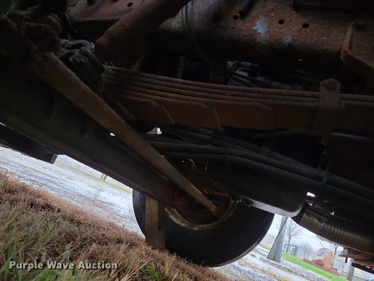 image for item NO9800 2001 International 4700 dump truck