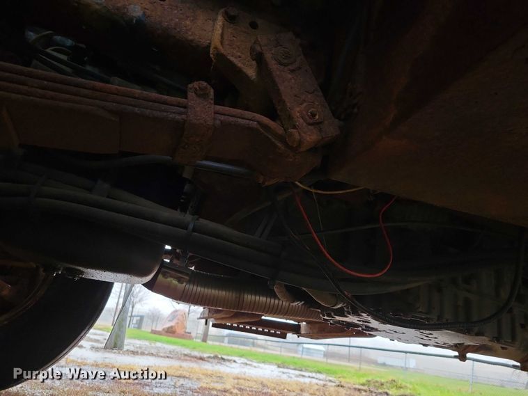 image for item NO9800 2001 International 4700 dump truck