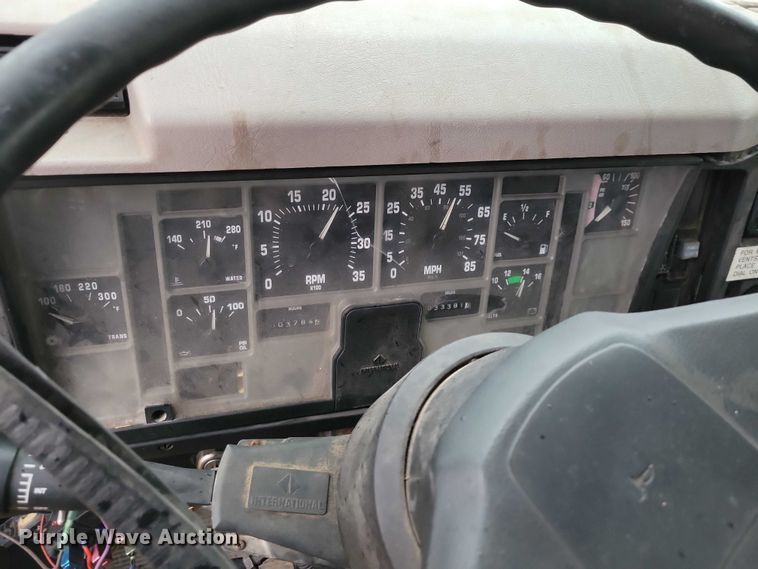 image for item NO9800 2001 International 4700 dump truck