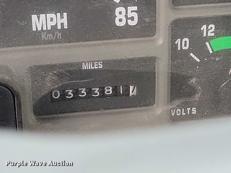 image for item NO9800 2001 International 4700 dump truck