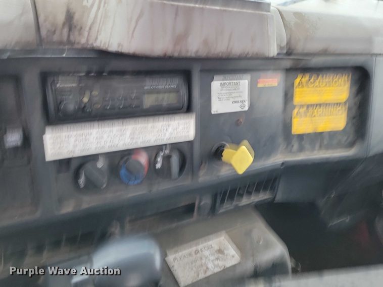 image for item NO9800 2001 International 4700 dump truck