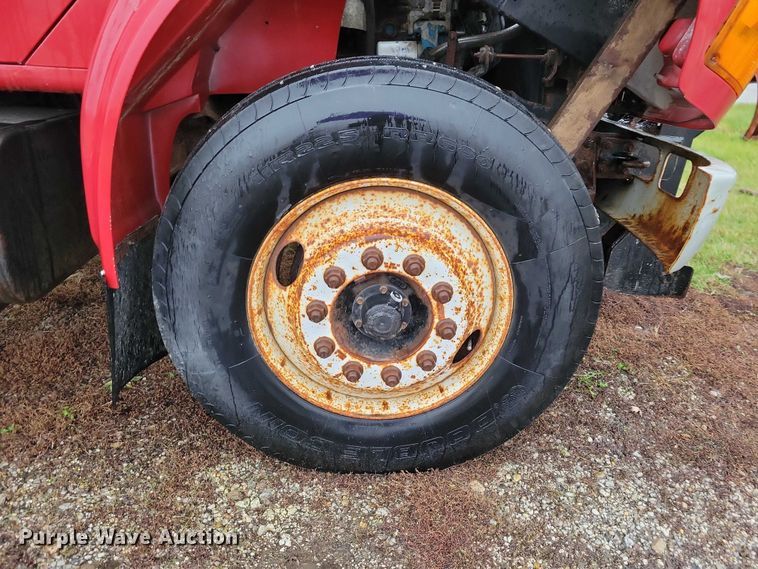 image for item NO9800 2001 International 4700 dump truck