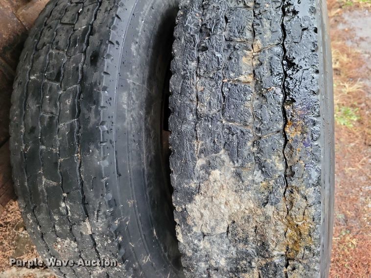 image for item NO9800 2001 International 4700 dump truck