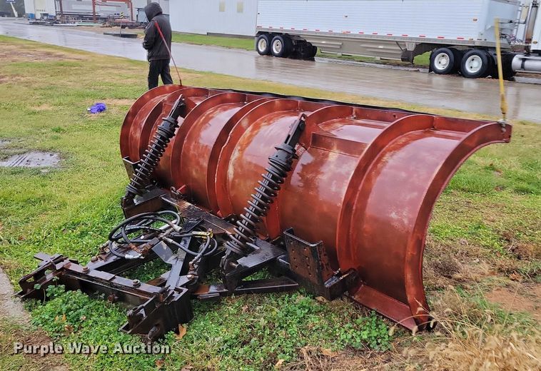 image for item NO9800 2001 International 4700 dump truck