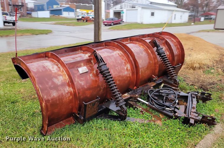 image for item NO9800 2001 International 4700 dump truck