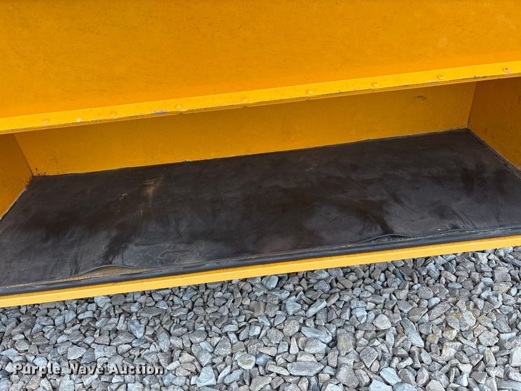 image for item YA1460 2011 IC PB105 school bus