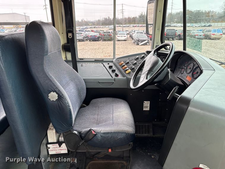 image for item YA1460 2011 IC PB105 school bus