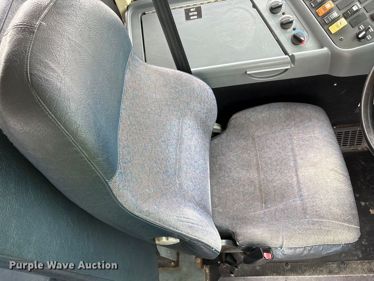 image for item YA1460 2011 IC PB105 school bus