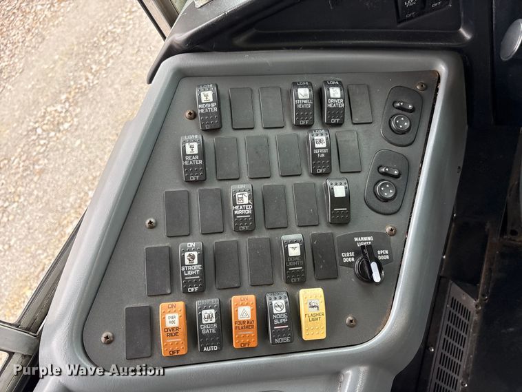 image for item YA1460 2011 IC PB105 school bus