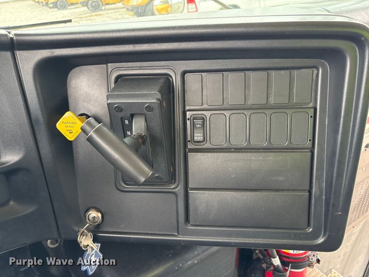 image for item YA1460 2011 IC PB105 school bus