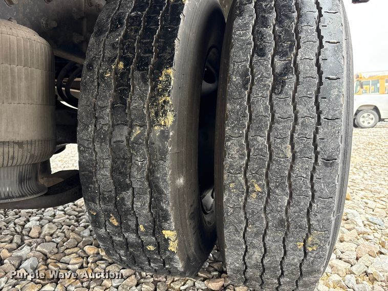 image for item YA1460 2011 IC PB105 school bus