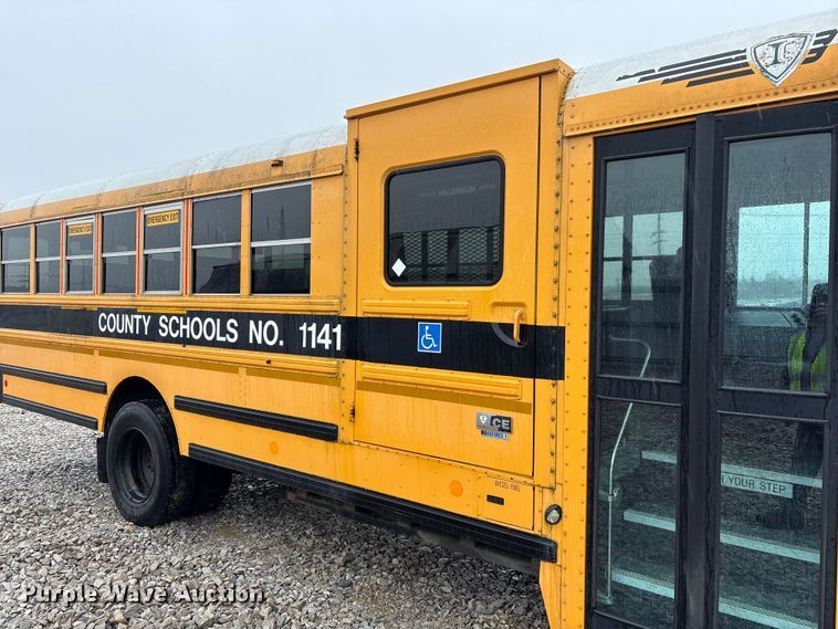 image for item YA1461 2011 IC PB105 school bus